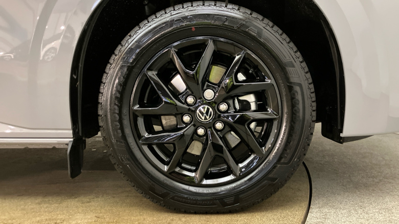 Volkswagen Transporter T32 Swb Electric 160kW 65kWh Commerce Pro Van Auto